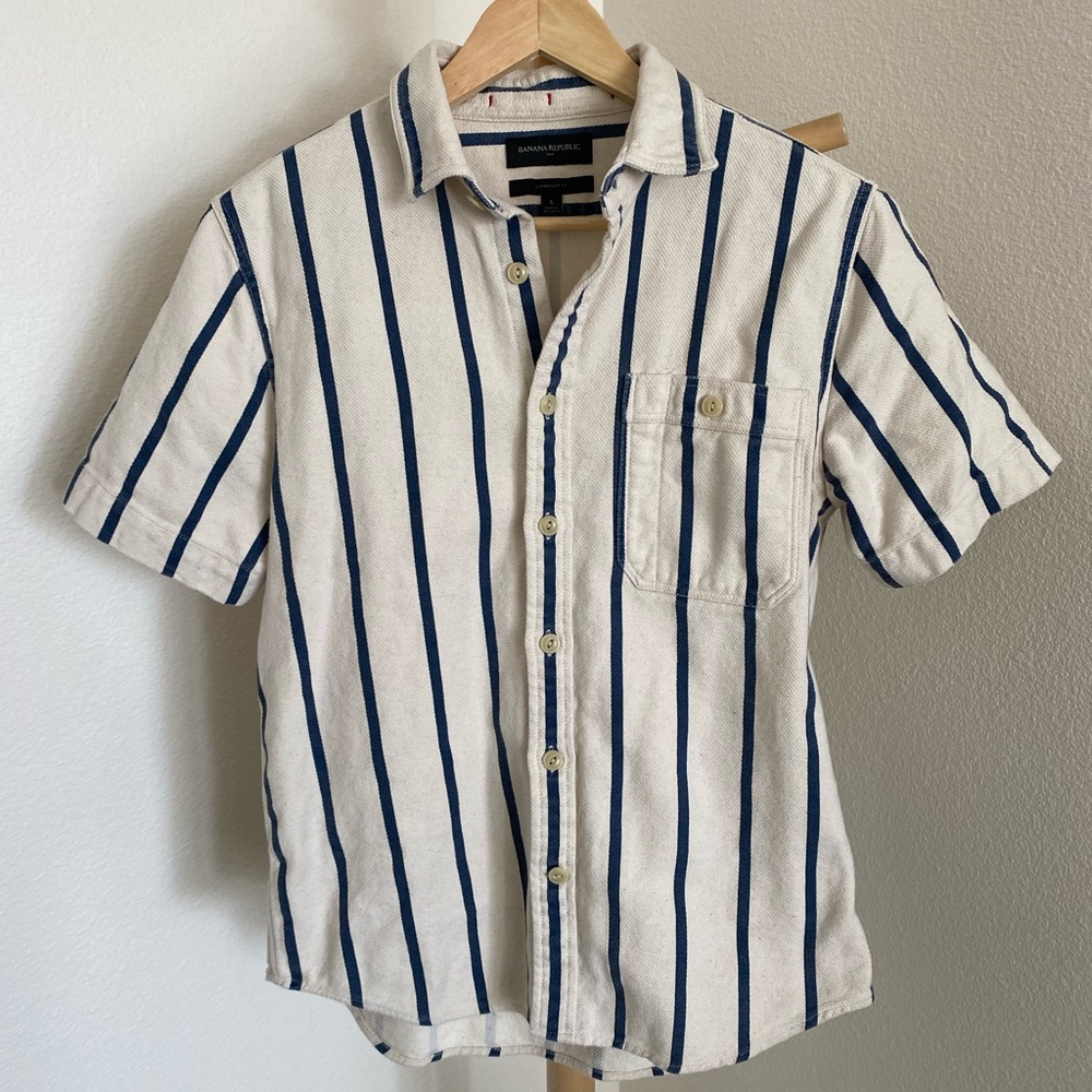 Banana Republic Blue and Cream Striped Casual Shirt